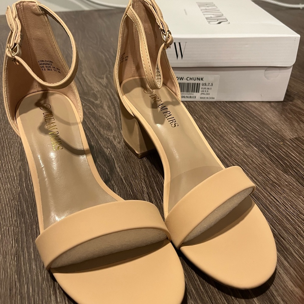 DREAM PAIRS Women's Low-Chunk Heel Pump Sandals. 
Size 7.5